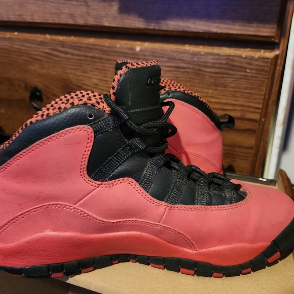 Jordan Chicago 10s size 6.0 - Picture 2 of 6